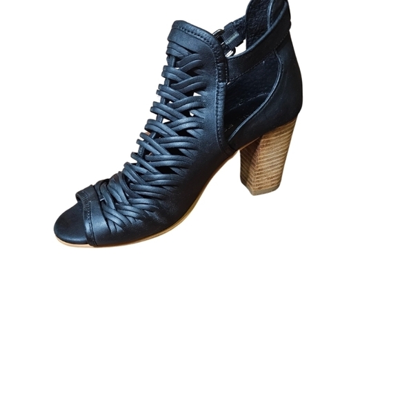 Charles by Charles David Black Open Toe Heel Buckle Strap Leather Sandal Size 8 - Picture 5 of 6